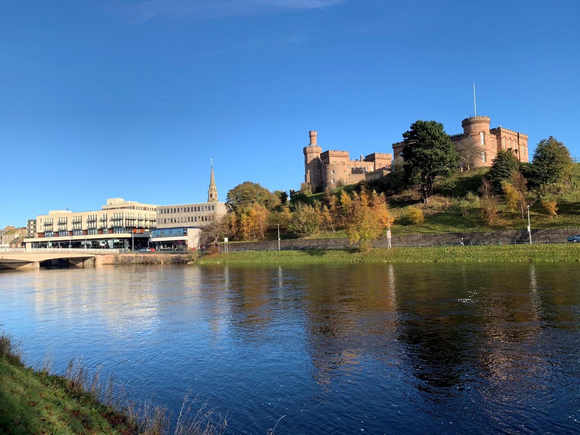 Crown Aros Beag, Ultra City Central 2 Bedroom Apartment With Free Parking Onsite Inverness Extérieur photo